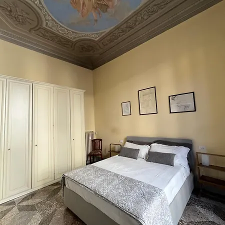 Apartment Florentine Blue Sky *